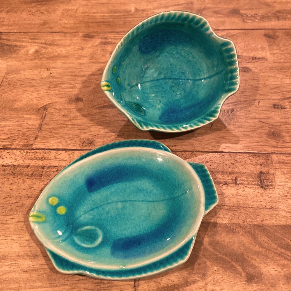 Japanese Stamped Fish Bowl and Plate
